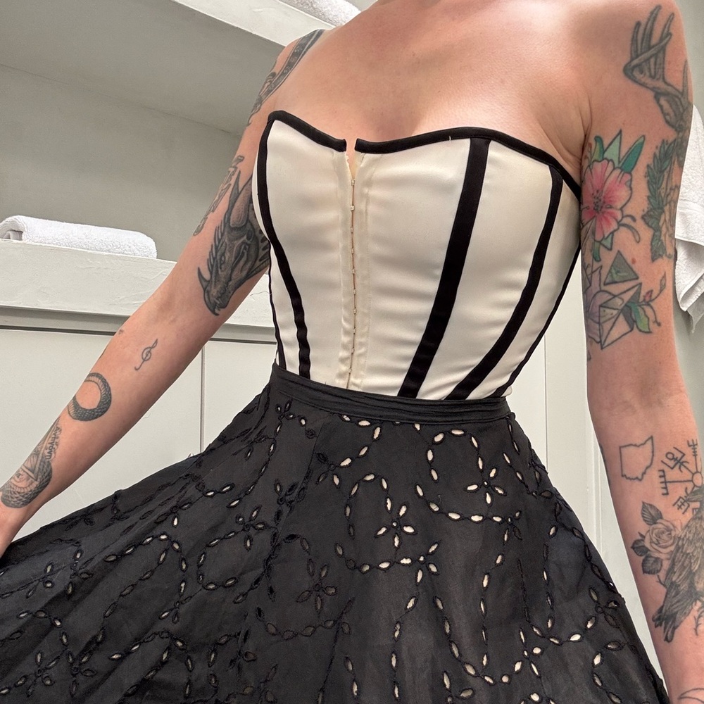 Vintage Saks Fifth Avenue Black and Cream Eyelet Skirt